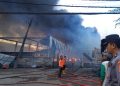 Gudang Rongsokan Pabrik di Pasuruan Terbakar, Jalur Arah Malang Ditutup