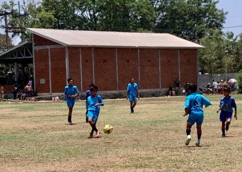 sepak bola tugu jatim