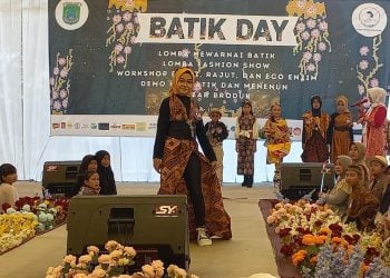 Iwapi Kabupaten Pasuruan Kenalkan Batik Sejak Dini Lewat Fashion Show dan Mewarna Dengan Cat Alami