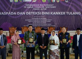 Santri Ponpes Baitul Arqom Jember Belajar Deteksi Dini Kanker Tulang