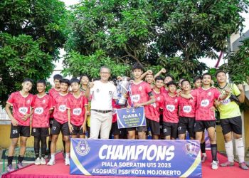 2 Sekolah Sepak Bola Ini Jadi Jawara Piala Soeratin Kota Mojokerto