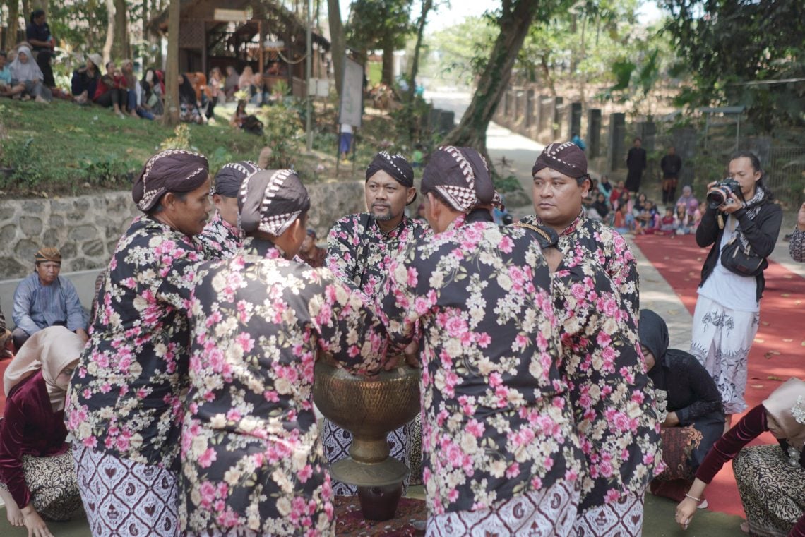 Grama Tirta, Merayakan Warisan Budaya Hingga Menjaga Sumber Daya Alam Desa Toyomarto Malang 1 Suasana Grama Tirta dan peringatan HUT Desa Toyomarto. Foto: Nanda Prass