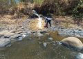DLH Jatim Ambil Sampel Air Dari Sungai Welang dan Saluran Pembuang Limbah Pabrik di Pasuruan 2 DLH Jatim Ambil Sampel Air Dari Sungai Welang dan Saluran Pembuang Limbah Pabrik di Pasuruan