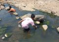 Selain Ambil Sampel Air, DLH Jatim Imbau Warga Tak Buang Sampah di Sungai Welang Pasuruan