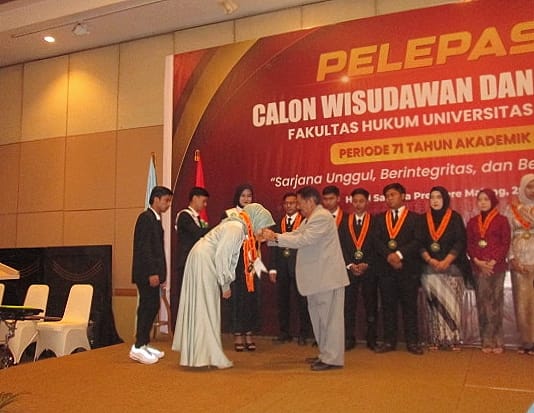 Fakultas Hukum Unisma Ciptakan Sarjana Unggul Berintegritas dan Berdaya Saing Global 1 Pelepasan Calon Wisudawan dan Wisudawati FH Unisma Periode 71 Tahun Akademik 2022/2023, di Hotel Santika Malang, Jawa Timur, pada Jumat (20/10/2023). Foto: Tim Tugu Jatim