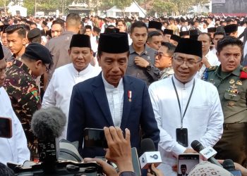 jokowi tugu jatim