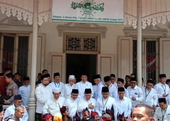 jokowi tugu jatim