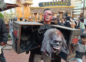 Menikmati Suasana Horor di Halloween Party Ala Jatim Park