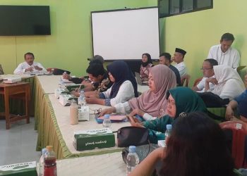 Dosen Universitas Negeri Malang Beri Pelatihan Pembuatan Soal HOTS Bagi Guru SMKN 2 Probolinggo 6 Dosen Universitas Negeri Malang Beri Pelatihan Pembuatan Soal HOTS Bagi Guru SMKN 2 Probolinggo