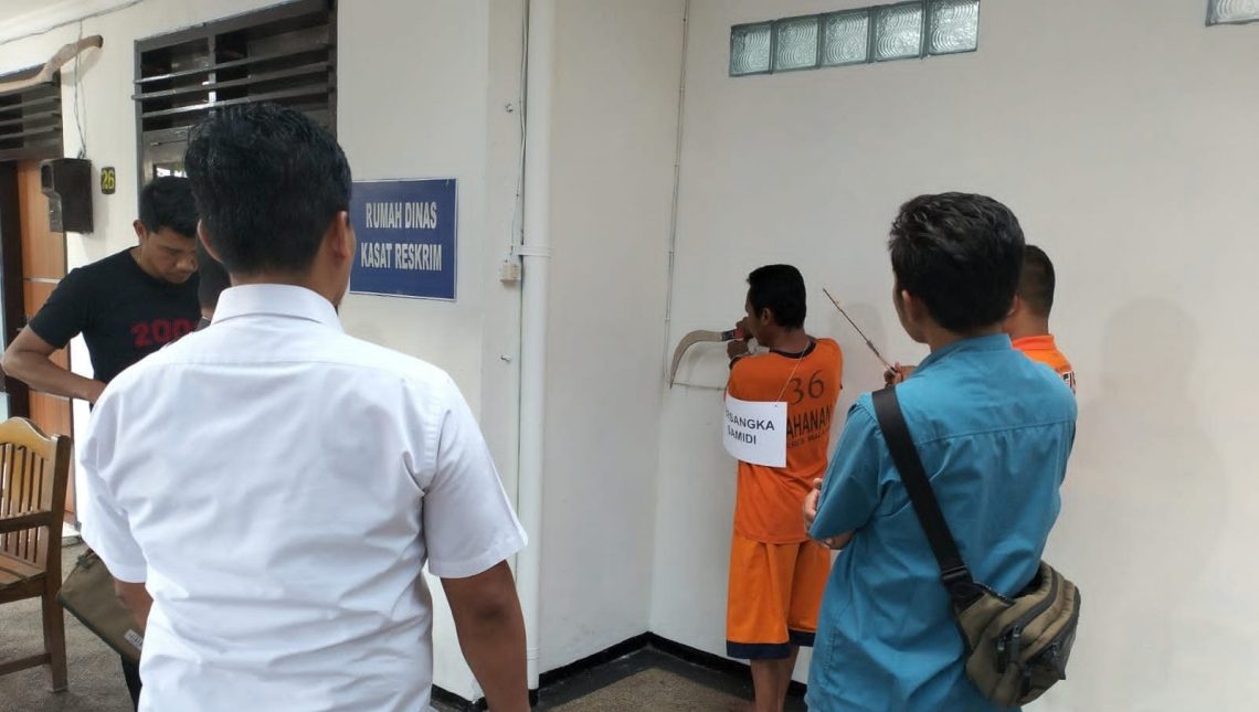 Reka Ulang Pembunuhan di Gondanglegi, Pelaku Peragakan 33 Adegan Sadis Bacok Korban hingga Tewas 1 Pembunuhan di Gondanglegi.