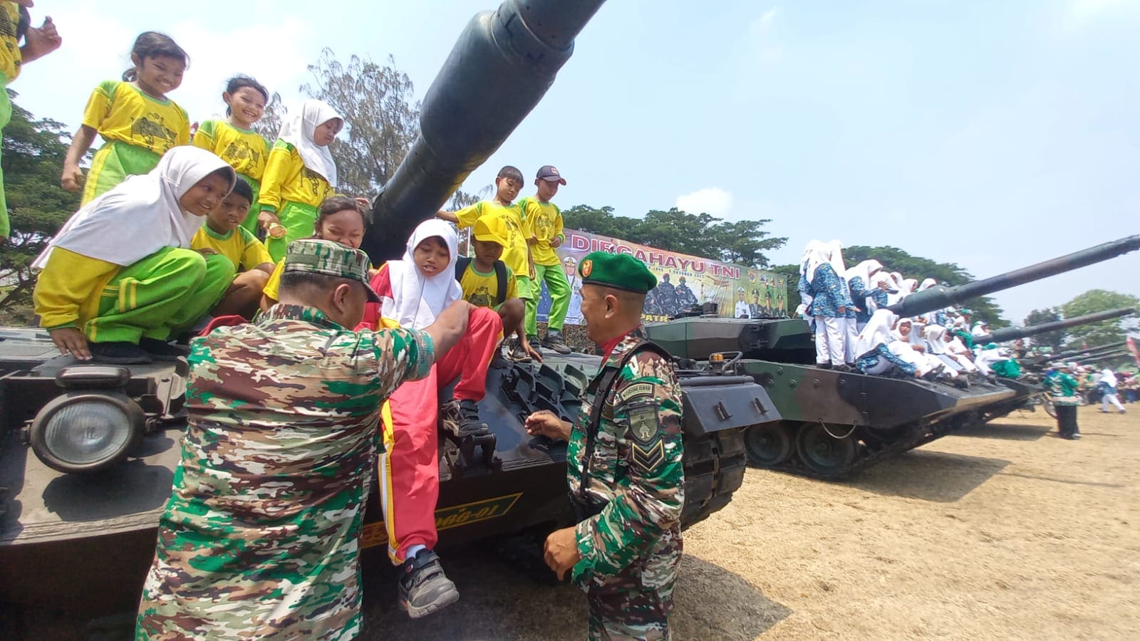 HUT ke-78 TNI di Pasuruan.