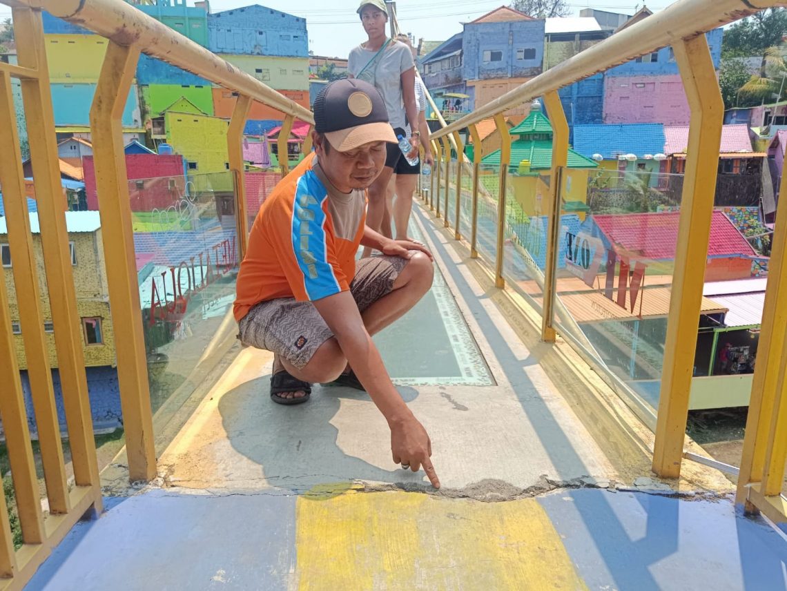 Jembatan kaca.