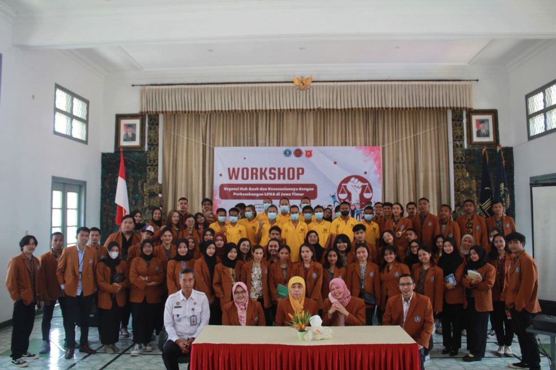 Studi Klinis di LPKA Blitar, Mahasiswa Fakultas Hukum Unikama Berpeluang Belajar Interaksi dengan Belasan Anak Binaan 1 Mahasiswa Fakultas Hukum Unikama.