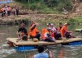 Perahu rakit.