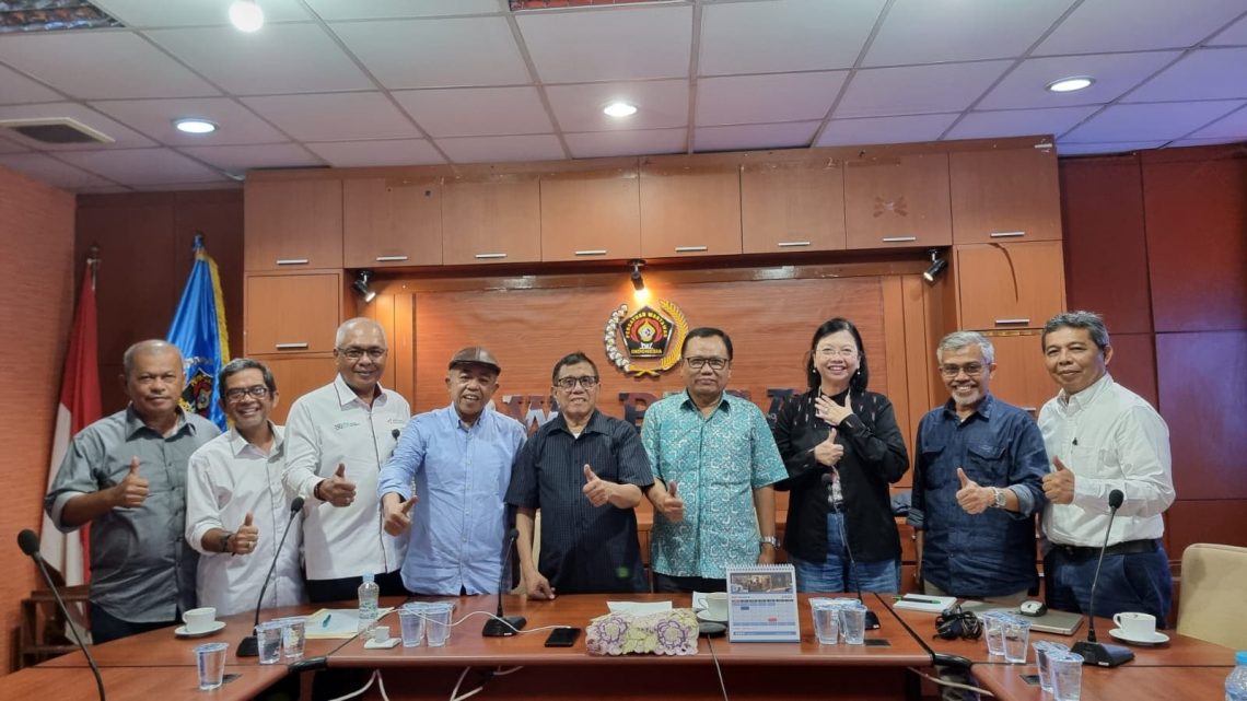 Rapat Perdana Dewan Kehormatan Periode 2023-2028: Anggota PWI Rangkap Jadi ASN Harus Mundur 1 Dewan Kehormatan.