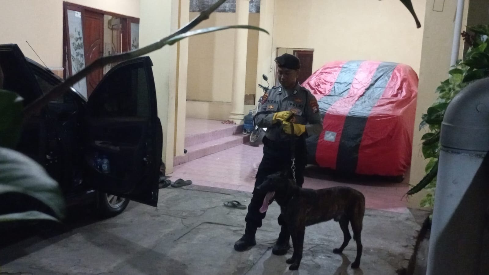 Misteri Wanita Tewas di Dalam Rumah Randupitu Pasuruan, Kondisi Mayat Tergeletak di Kamar Mandi Tertutup Sarung 2 Wanita Randupitu Pasuruan tewas.