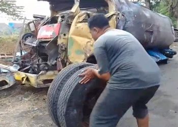 Truk tangki air.