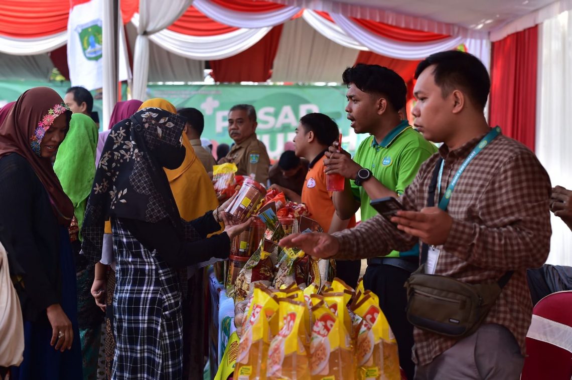Tekan Inflasi di Pasuruan, Puluhan Ton Beras hingga Ribuan Liter Minyak Digelontorkan saat Pasar Murah 1 Pasar murah.