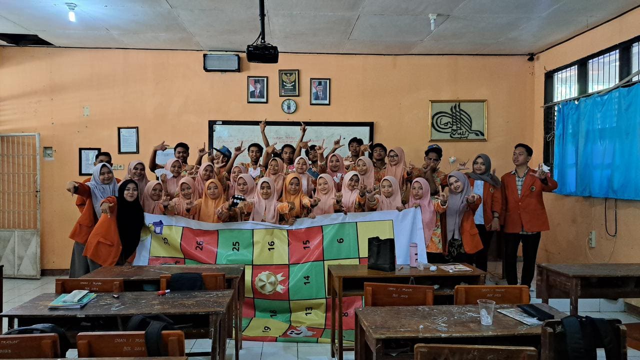 Mahasiswa Unim PPL di SMAN 1.