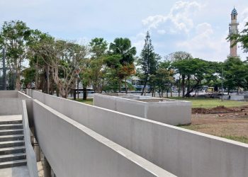 Berharap Proyek Tak Dihentikan, PKL Ingin Alun-alun Kota Kediri Dibuka Sebelum Tahun Baru