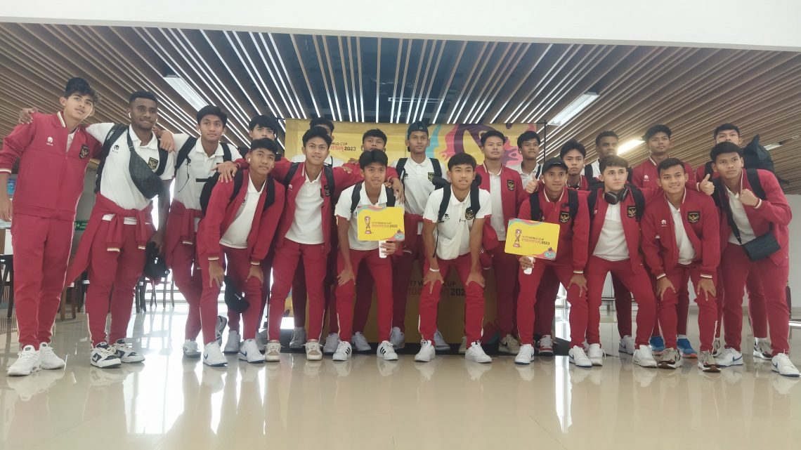 piala dunia tugu jatim