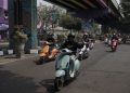 Ratusan Pencinta Vespa Matik Riding Bareng Keliling Kota Malang 2 Ratusan Pencinta Vespa Matik Riding Bareng Keliling Kota Malang