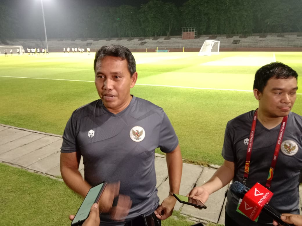 Jelang Pertandingan Perdana Piala Dunia U-17, Timnas Indonesia Paham Pola Permainan Ekuador 1 Pelatih Timnas U-17 Indonesia, Bima Sakti. Foto: Izzatun Najibah/Tugu Jatim