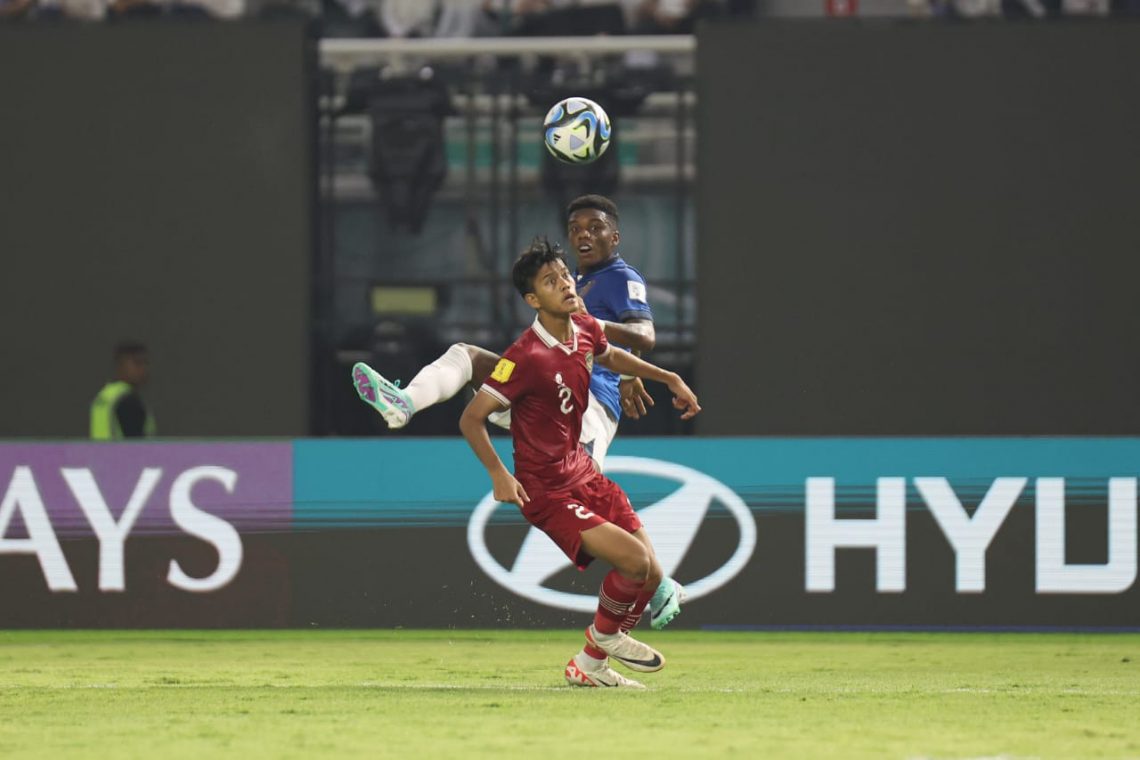 Pertandingan Indonesia vs Ekuador di Stadion GBT, pada Jumat (10/11/2023). Foto: dok PSSI