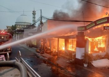 Rumah Penjual Bensin Eceran di Pasuruan Terbakar, Pemilik Luka Bakar