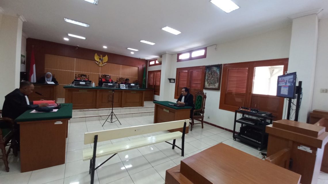 Suasana sidang di PN Pasuruan dengan agenda tuntutan terhadap tiga terdakwa penimbunan solar di Kota Pasuruan. Foto: Laoh Mahfud/Tugu Jatim