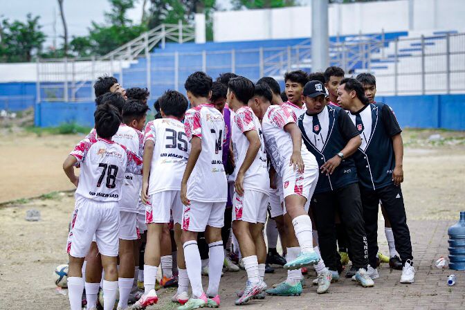 PS Mojokerto Putra U-17 Masih Simpan Asa Lolos Semifinal Soeratin 1 PSMP U-17 masih berupaya lolos ke semifinal Soeratin. Foto: dok PSMP