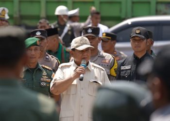 Prabowo Bagikan 158 Sepeda Motor ke Kodim 0811 dan Polres Tuban