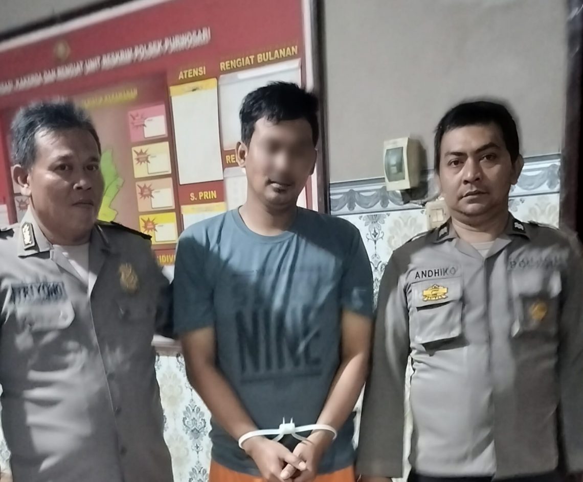 KP (34) ditangkap terkait pencurian kabel feeder di area proyek pabrik PT Mayora. Foto: dok Polres Pasuruan