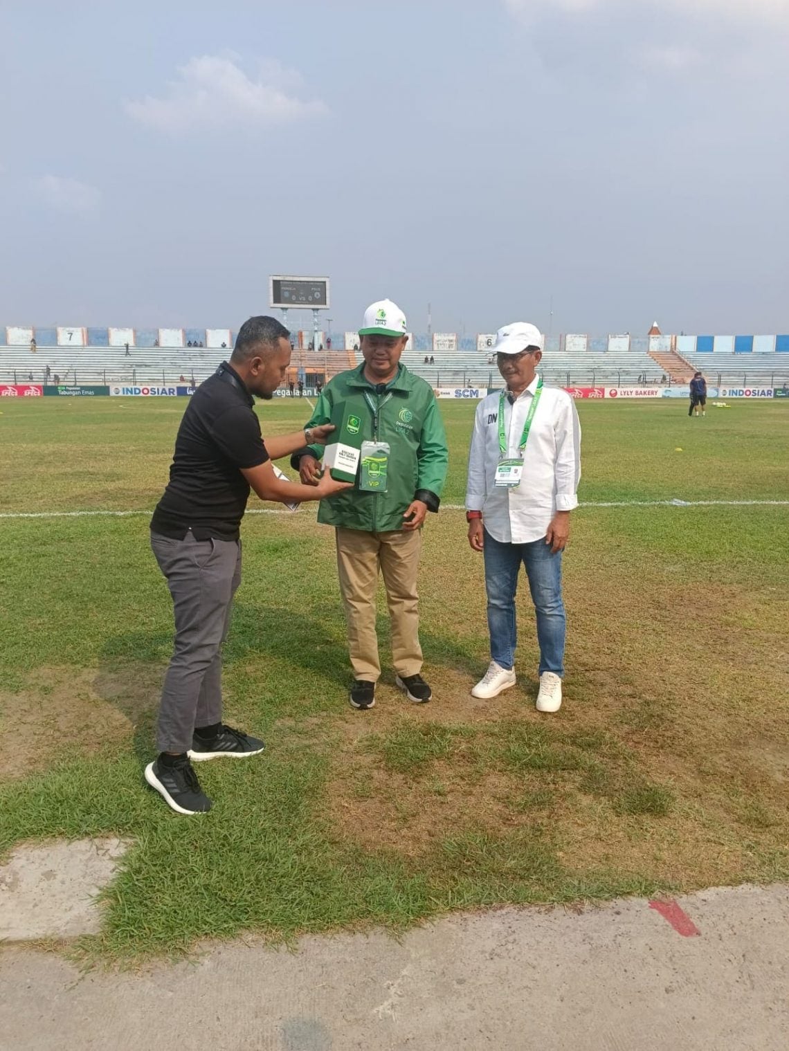 Djadjang Nurdjaman Terima Penghargaan Pelatih Terbaik di Pegadaian Liga 2 1 Djadjang Nurdjaman.