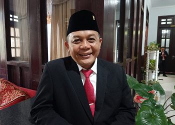Poltekom.