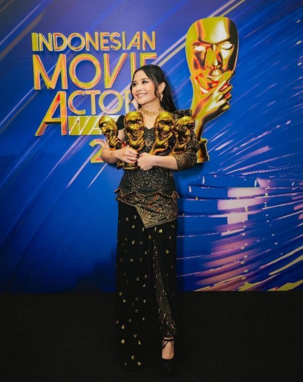 Daftar Pemenang IMAA 2023, Prilly Latuconsina Borong 4 Piala Penghargaan 1 Pemenang IMAA 2023.