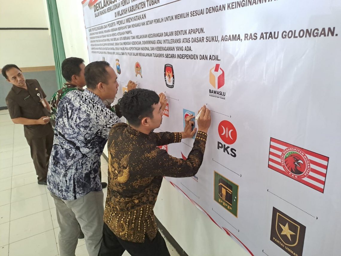 Deklarasi Pemilu Damai, Dandim 0811-Kapolres hingga Bawaslu Tuban Tekankan Netralitas 1 Bawaslu Tuban.