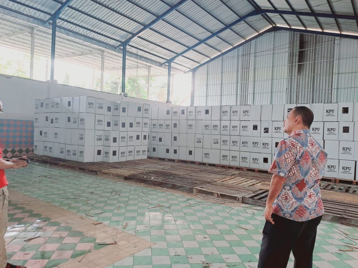 Gudang Logistik KPU Tuban Bocor Lebih dari 10 Titik, Hasilnya Nihil Kerusakan 1 Gudang logistik.