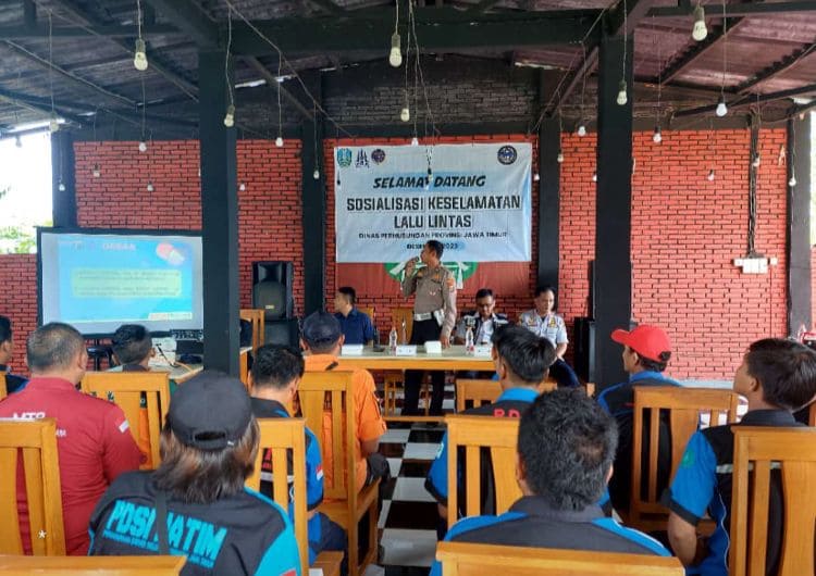 Antisipasi Nataru, Dishub Kabupaten Mojokerto Sosialisasi Lalin kepada Relawan 1 Dishub Kabupaten Mojokerto.