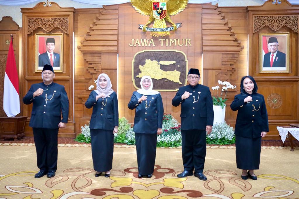 Gubernur Khofifah Lantik 4 Pejabat Eselon II, Ini Daftarnya! 1 Pejabat eselon.