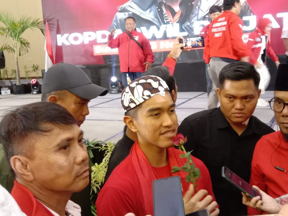 Kaesang Pangarep Persilakan Ade Armando Keluar dari PSI jika Tak Ikut Aturan Partai 1 Kaesang Pangarep.