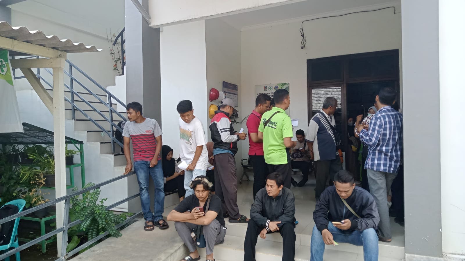 Umumkan Rekrutmen, Calon Pendaftar KPPS Tuban Serbu Puskesmas Urus Surat Sehat 2 Calon KPPS Tuban.