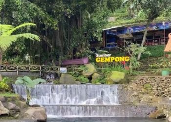 Wisata di Kabupaten Mojokerto.