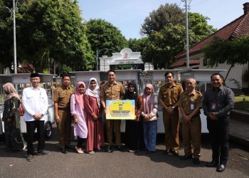 Mesin jahit.