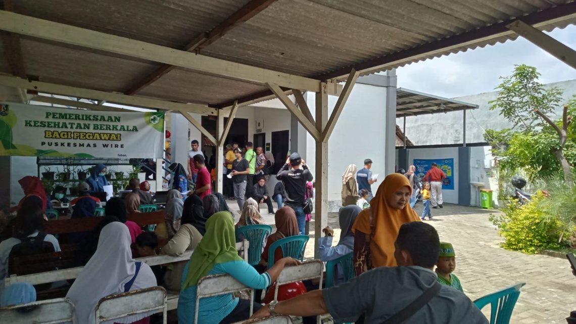 Umumkan Rekrutmen, Calon Pendaftar KPPS Tuban Serbu Puskesmas Urus Surat Sehat 1 KPPS Tuban.