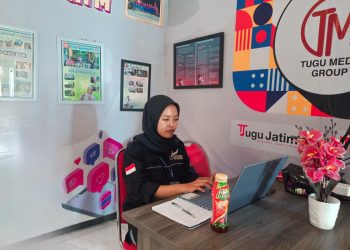 Mahasiswa Unisri.