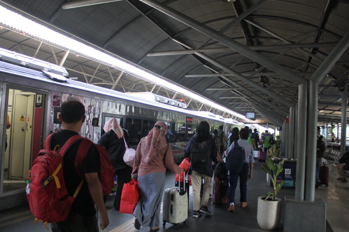 Ilustrasi penumpang di KAI Daop 8 Surabaya. Foto: dok Humas KAI