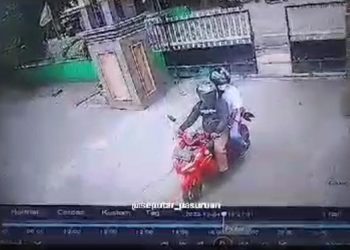 Sepeda Motor Guru SMAN 2 Kota Pasuruan Raib, Terduga Pelaku Pakai Celana Cokelat Ala PNS dan Seragam Sekolah