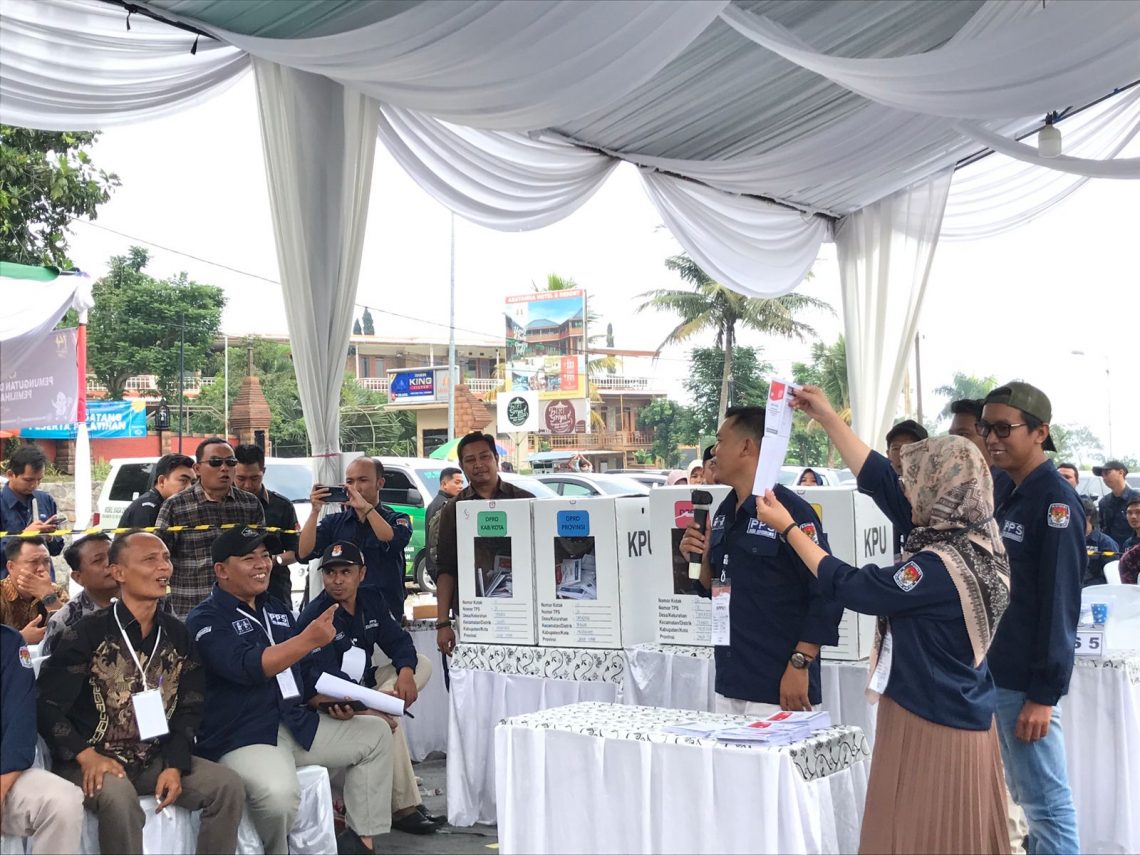 KPU Kabupaten Mojokerto Sempat Kekurangan Calon KPPS 5 Jumlah calon KPPS Kabupaten Mojokerto sempat mengalami kekurangan. Foto: Hanif Nanda/Tugu Jatim