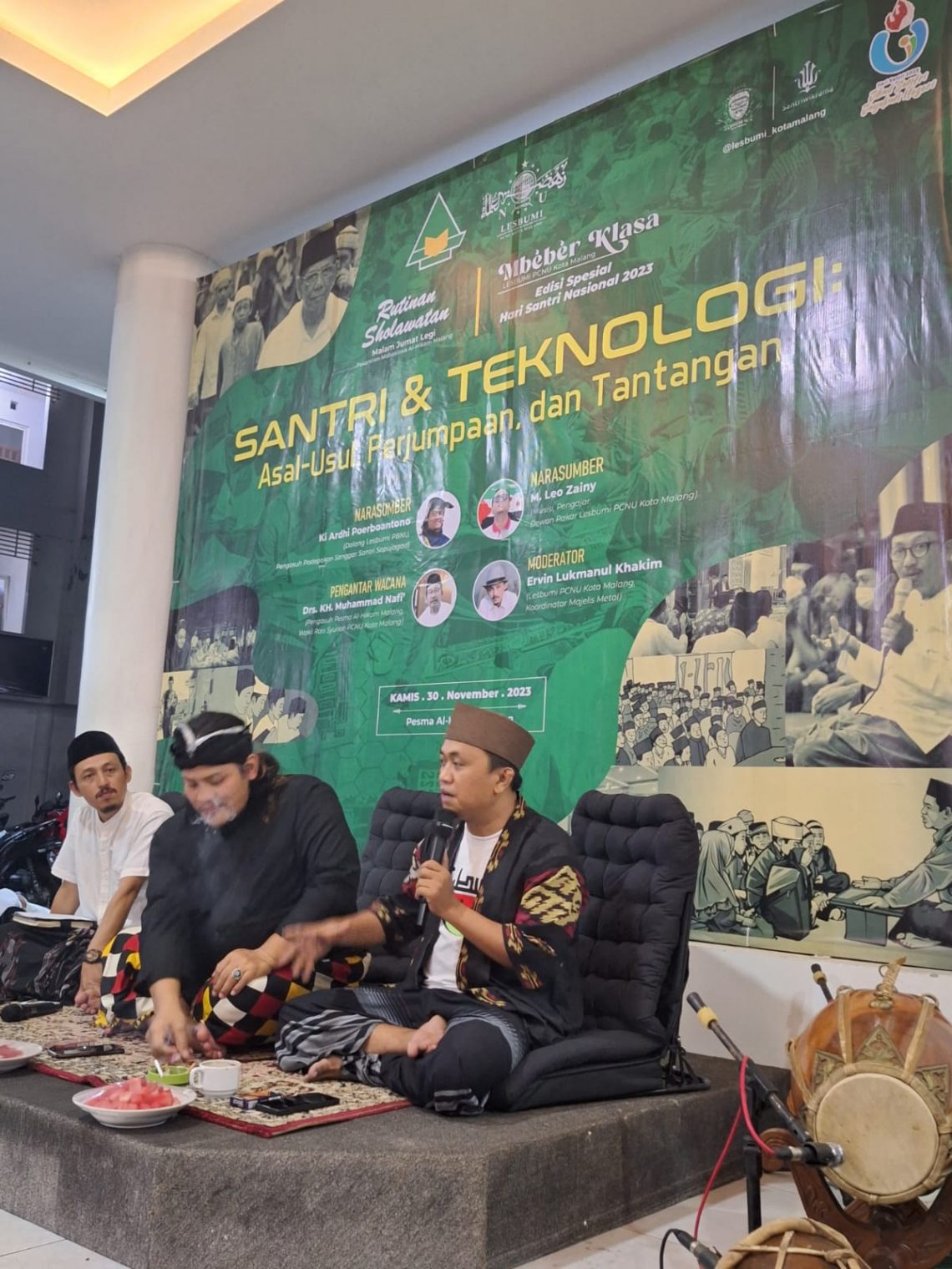 Suasana Mbeber Klasa edisi spesial Hari Santri, pada Kamis (30/11/2023). Foto: dok Lesbumi NU Kota Malang
